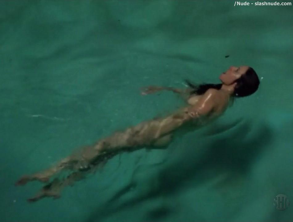 Mary Louise Parker Nude For A Pool Swim On Weeds 11