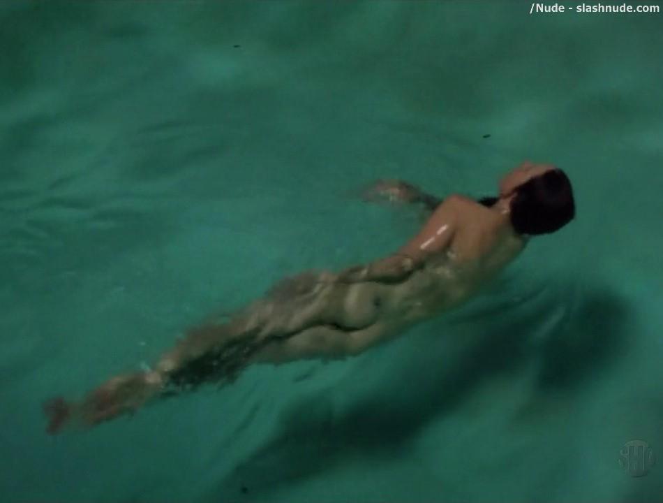 Mary Louise Parker Nude For A Pool Swim On Weeds 12