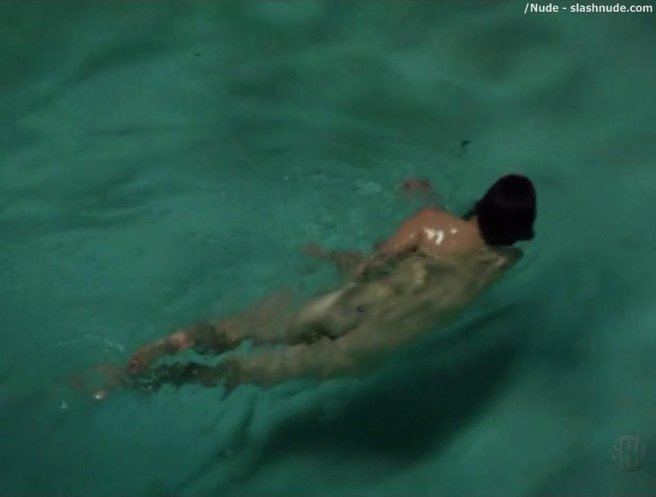 Mary Louise Parker Nude For A Pool Swim On Weeds 13