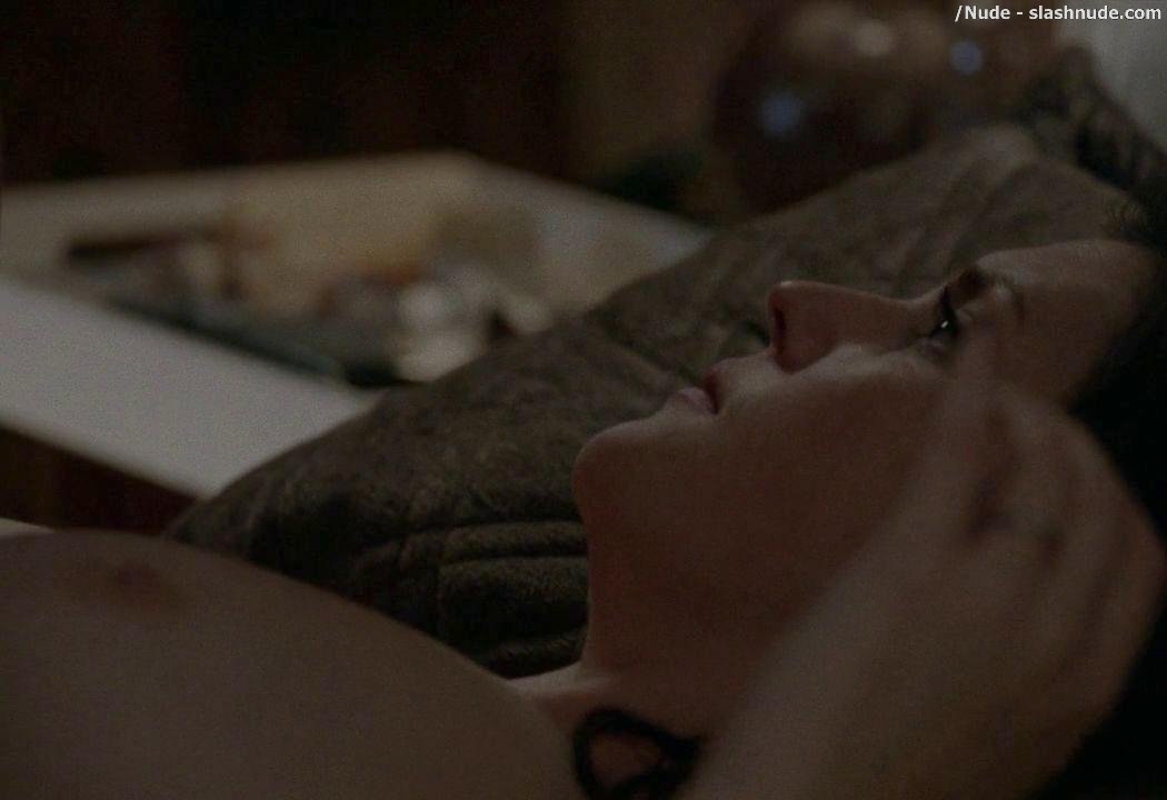 Melanie Lynskey Nude In Bed On Togetherness 24