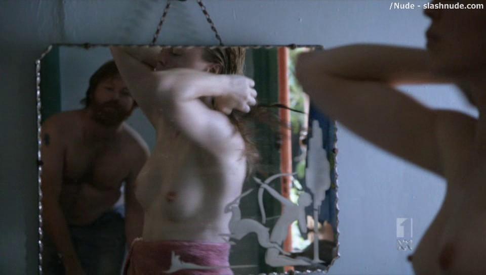 Melissa George Nude In Bathtub From The Slap 23