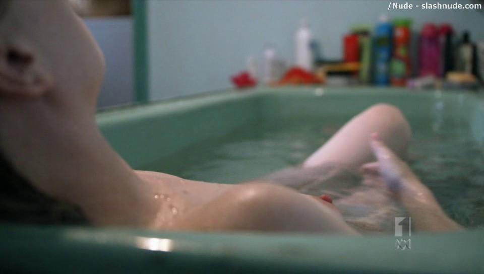 Melissa George Nude In Bathtub From The Slap 4
