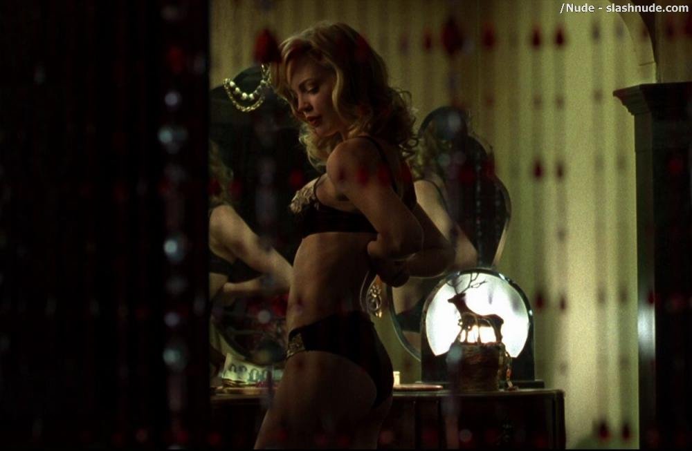 Melissa George Topless To Reveal Breasts In Dark City 1