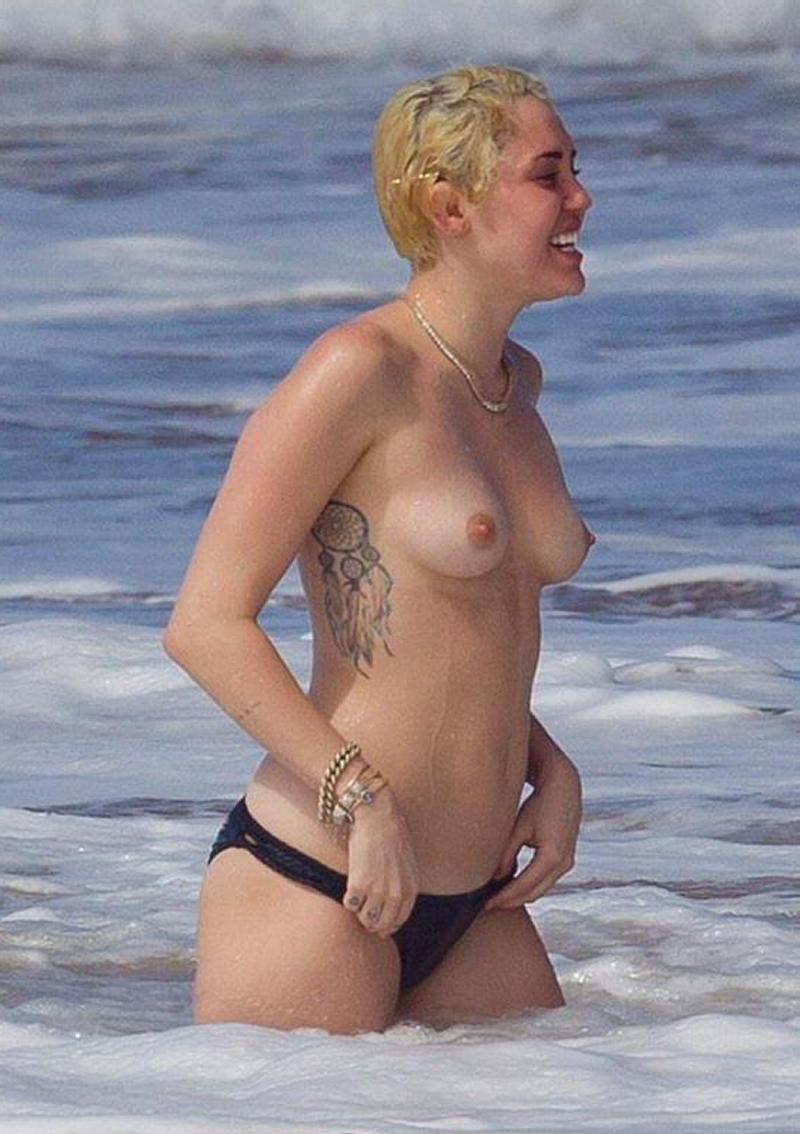 Miley Cyrus Boobs Porn - Miley Cyrus Bares Topless Breasts With Boyfriend At Beach - Photo 2 - /Nude