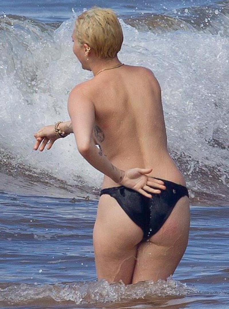 Miley Cyrus Bares Topless Breasts With Boyfriend At Beach 5