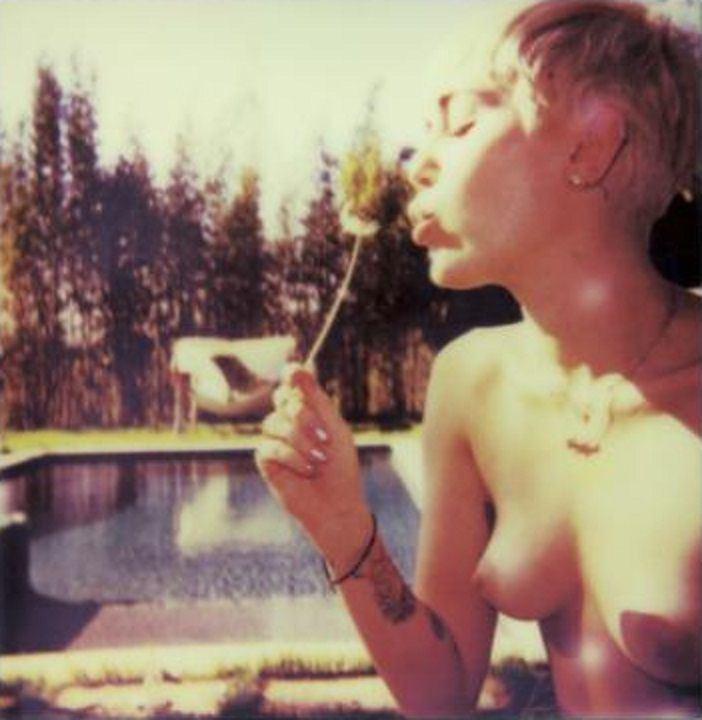 Miley Cyrus Nude Top To Bottom In Polaroids For V Mag 5