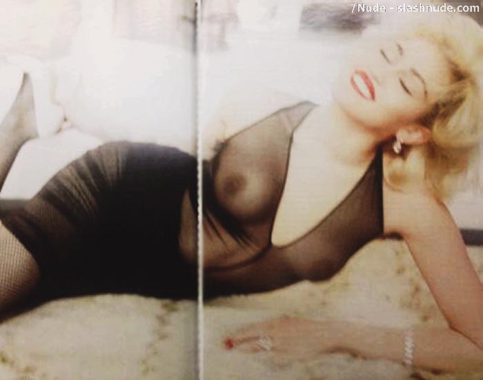 Miley Cyrus Topless Marilyn Monroe In Vogue Germany 4