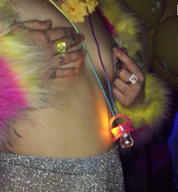 Miley Cyrus Topless To Celebrate Her Birthday At Nightclub 3
