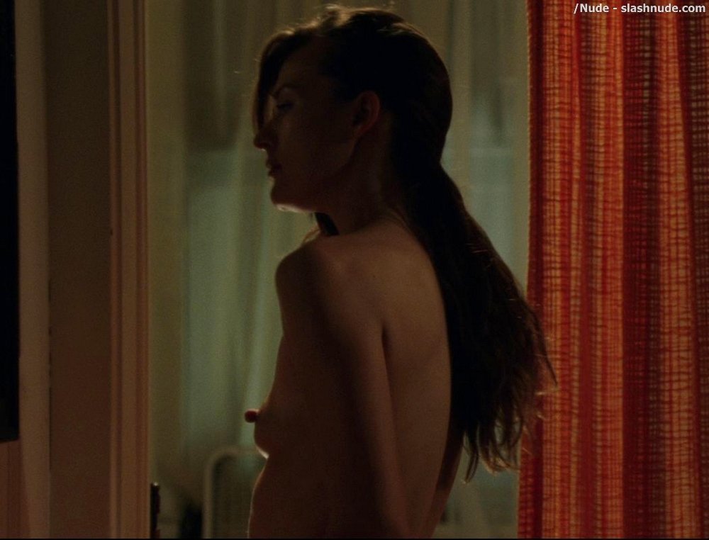 Milla Jovovich Nude In Stone 12
