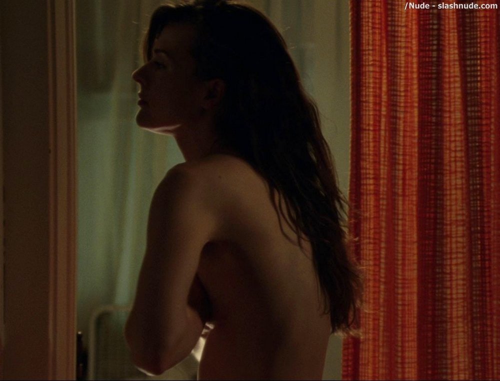 Milla Jovovich Nude In Stone 13