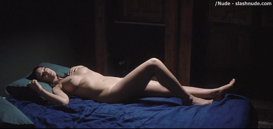 Monica Bellucci Nude In Bed Could Heat Up All Seasons 2