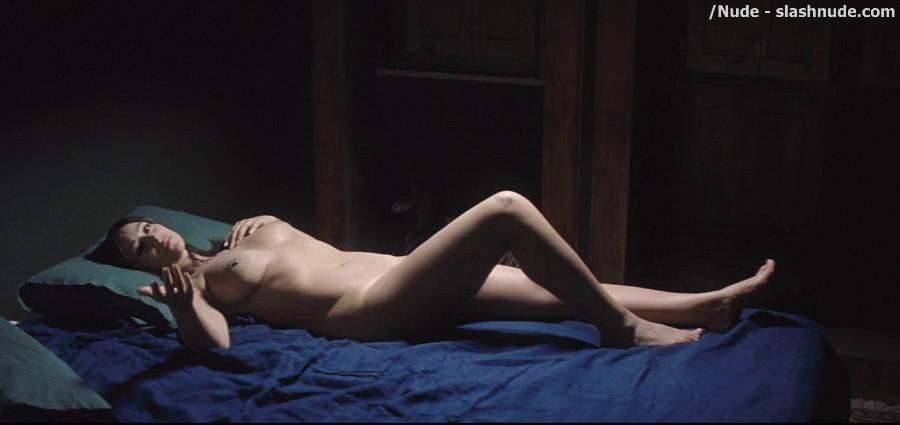 Monica Bellucci Nude In Bed Could Heat Up All Seasons 4