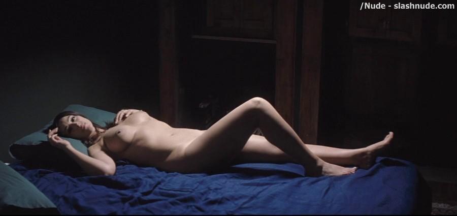 Monica Bellucci Nude In Bed Could Heat Up All Seasons 6