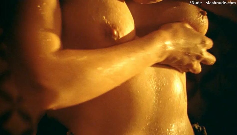 Monica Bellucci Nude Top To Bottom In Malena 24