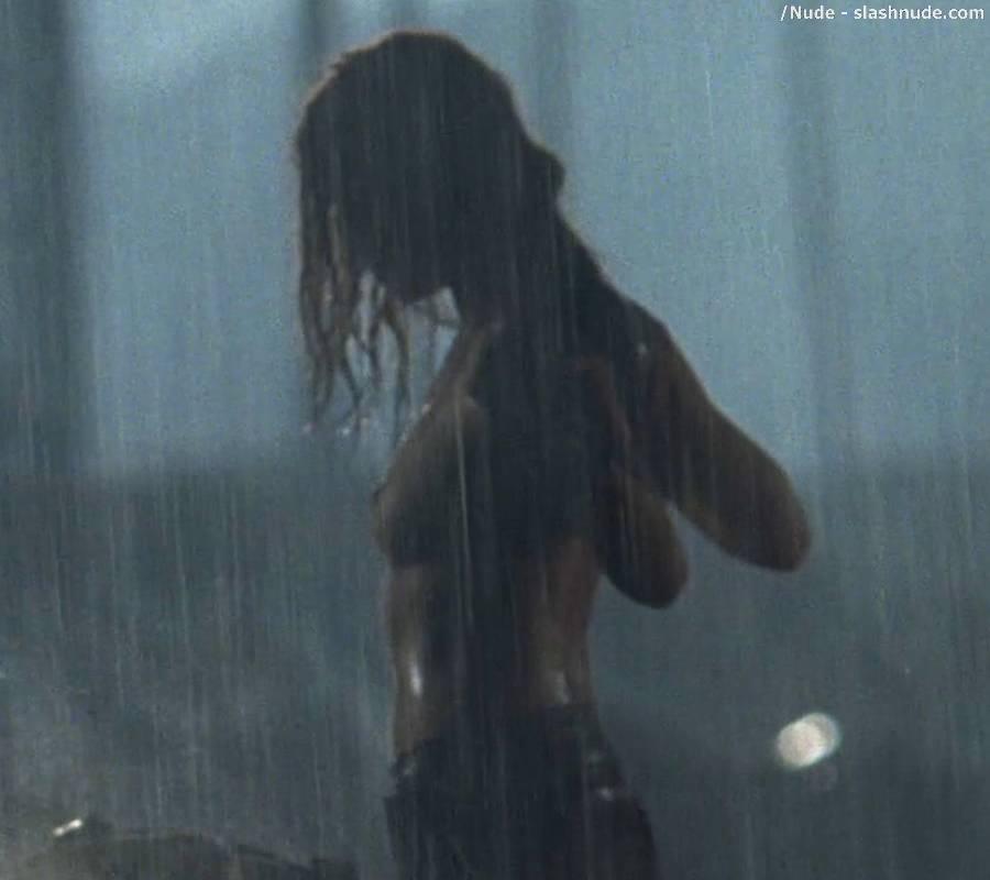 Moon Bloodgood Topless In Terminator Salvation Photo Nude