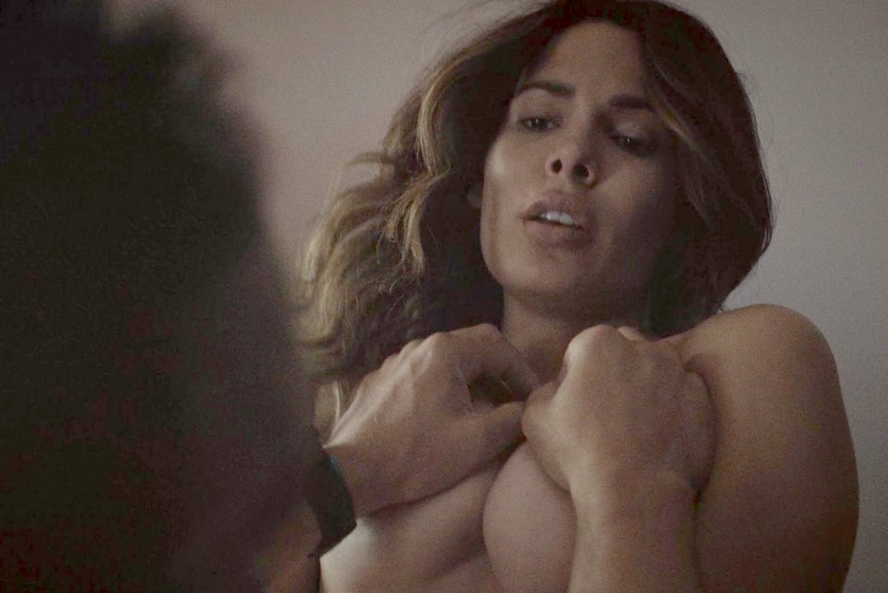 Nadine Velazquez Topless In Six 6