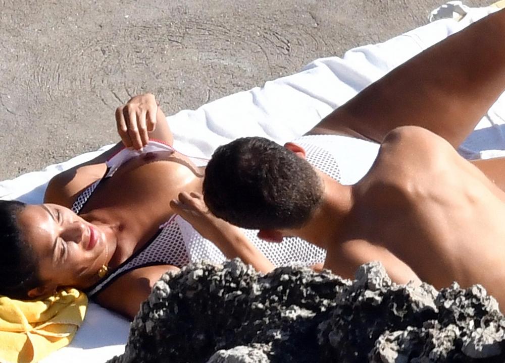 Nicole Scherzinger Flashes Topless Breasts In Italy 1