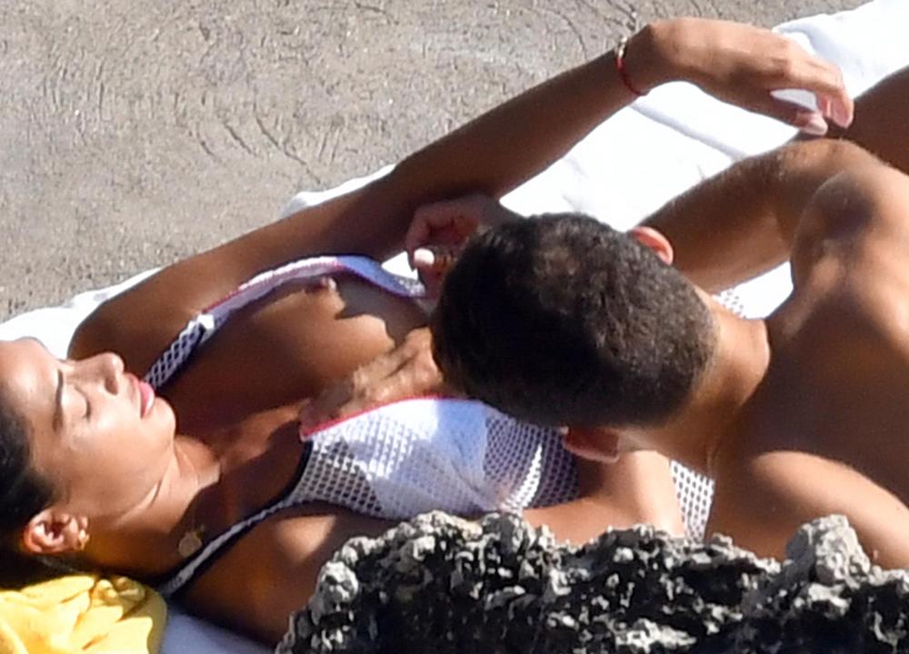 Nicole Scherzinger Flashes Topless Breasts In Italy Photo 5 Nude