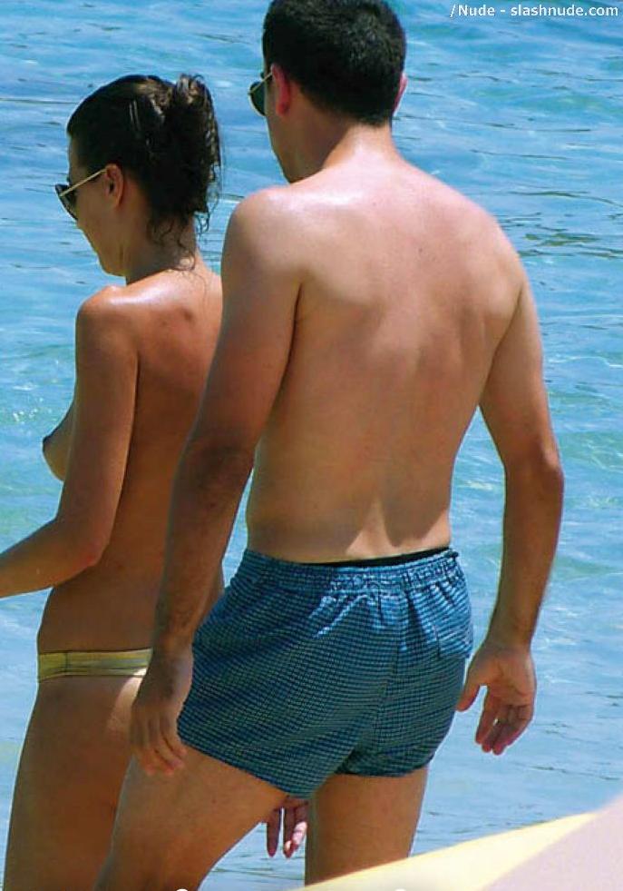 Nuria Cunillera Topless For Honeymoon With Xavi 4
