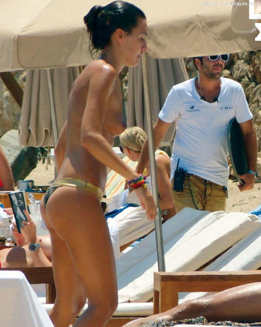 Nuria Cunillera Topless For Honeymoon With Xavi 5