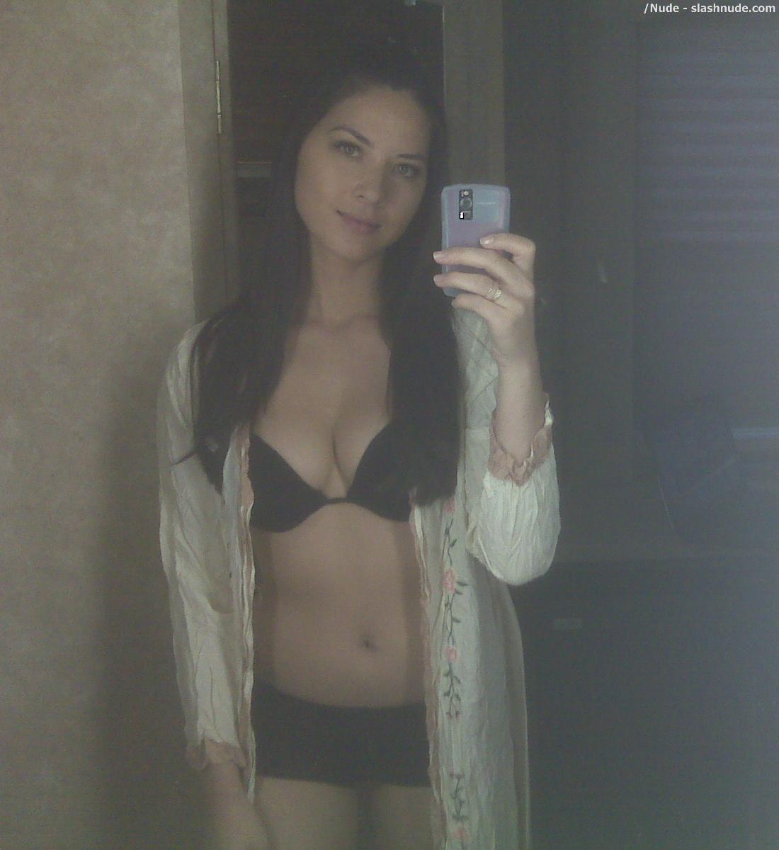 Olivia Munn Nude Photo Leaks Out After Phone Hack 6