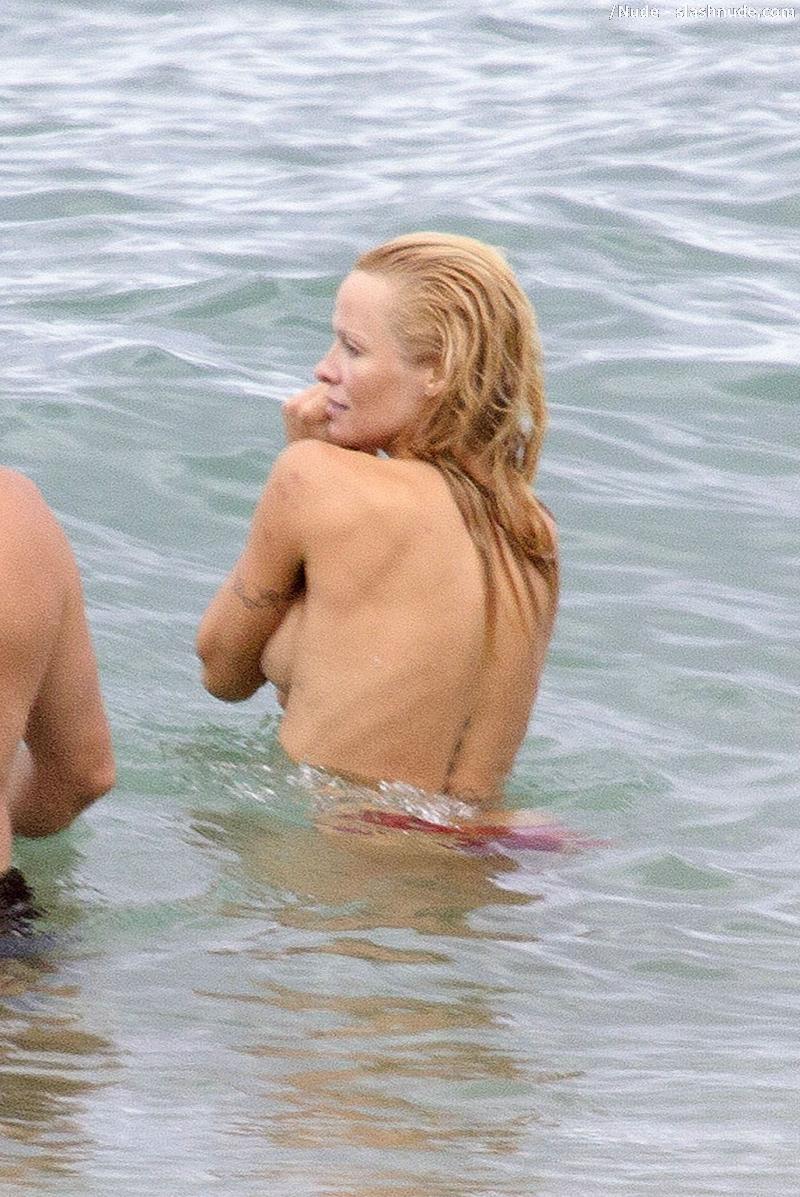 Pamela Anderson Topless Run At French Beach 7
