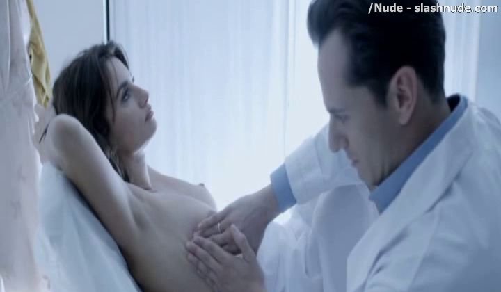Penelope Cruz Topless Breasts Examined In Ma Ma 1