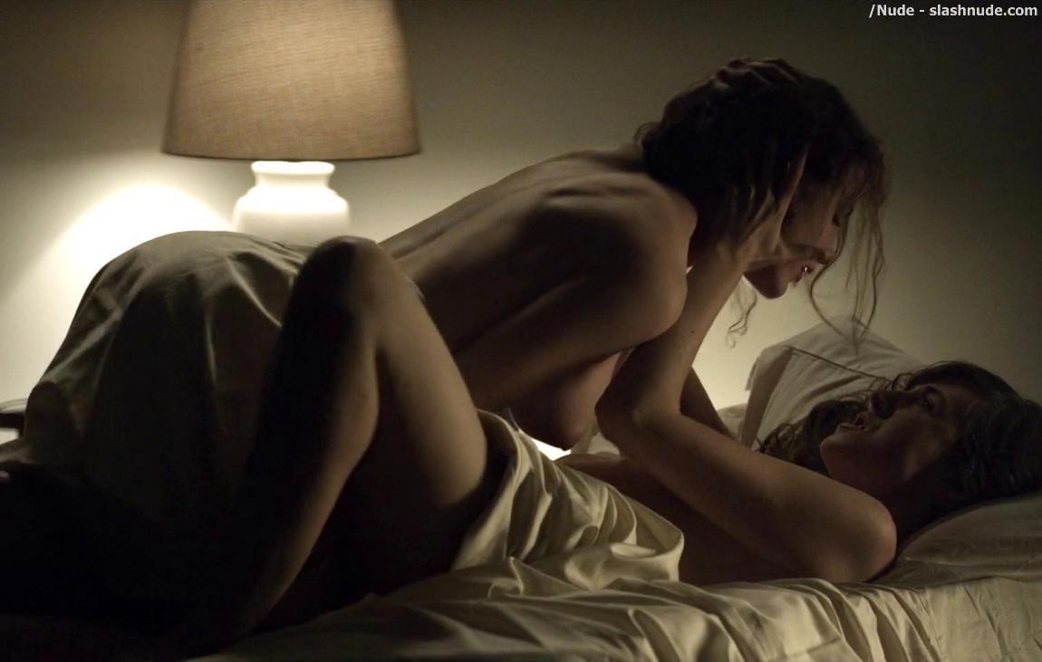 Rachel Brosnahan Kate Lyn Sheil Topless In House Of Cards Photo 10 Nude