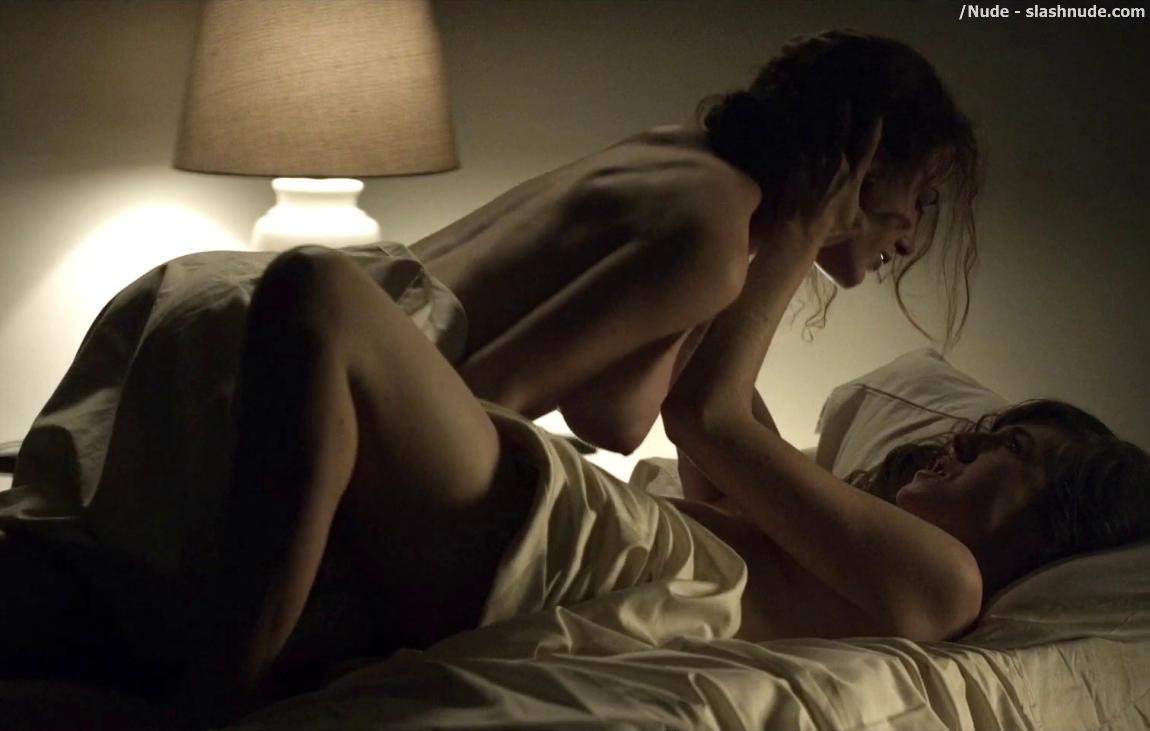 Rachel Brosnahan Kate Lyn Sheil Topless In House Of Cards Photo 11 Nude