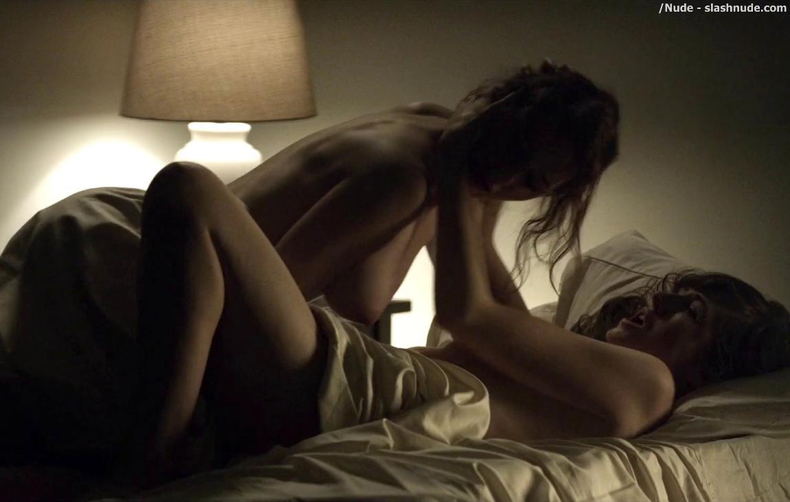 Rachel Brosnahan Kate Lyn Sheil Topless In House Of Cards 13