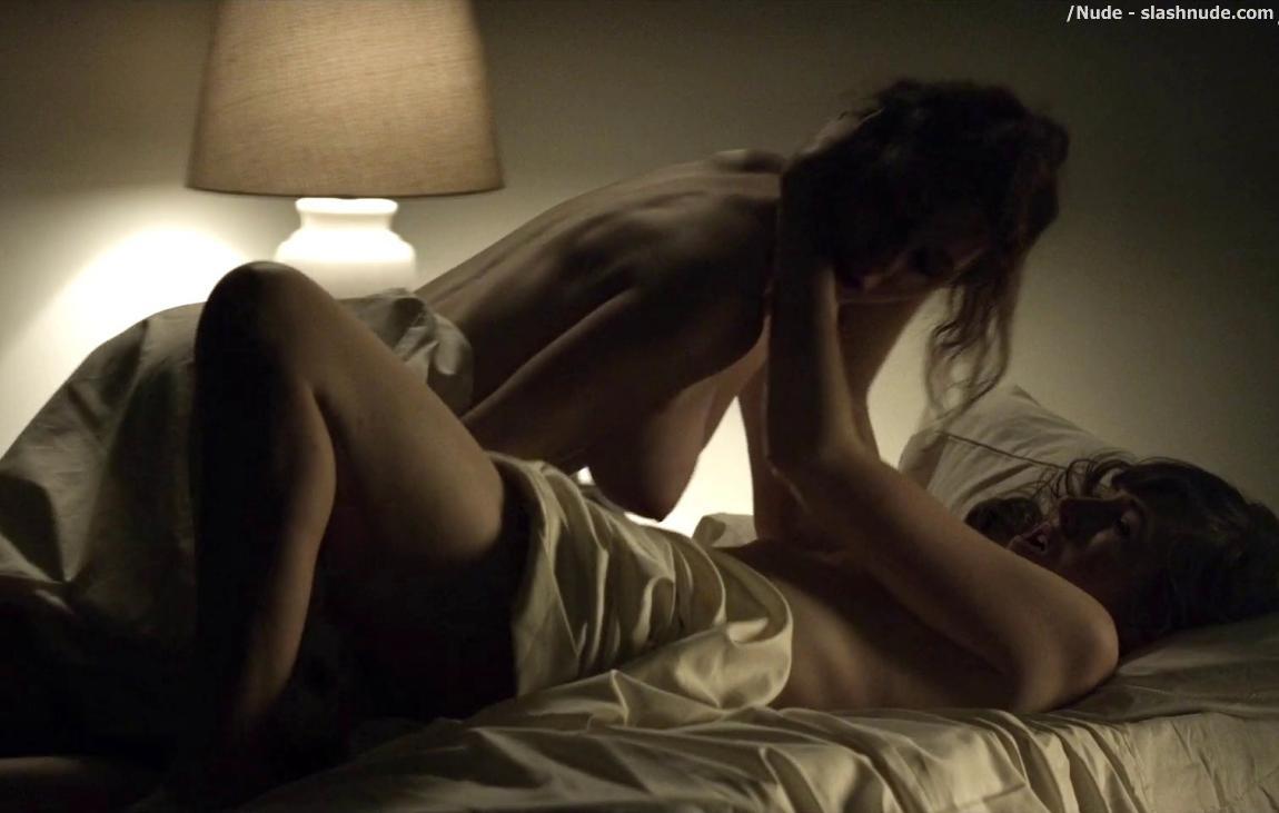 Rachel Brosnahan Kate Lyn Sheil Topless In House Of Cards 14