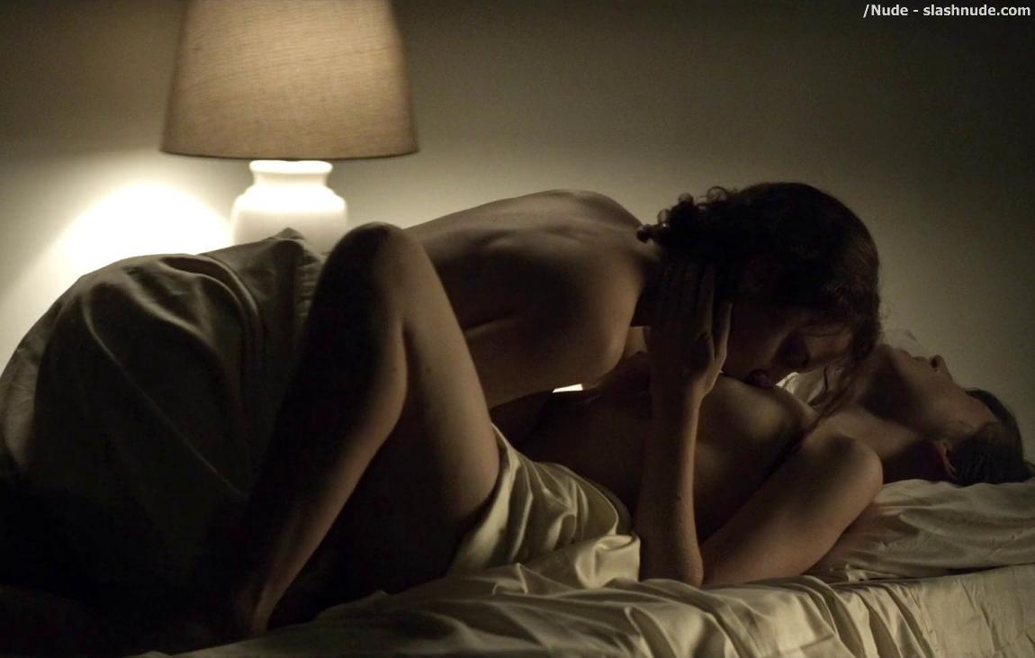 Rachel Brosnahan Kate Lyn Sheil Topless In House Of Cards Photo 5 Nude
