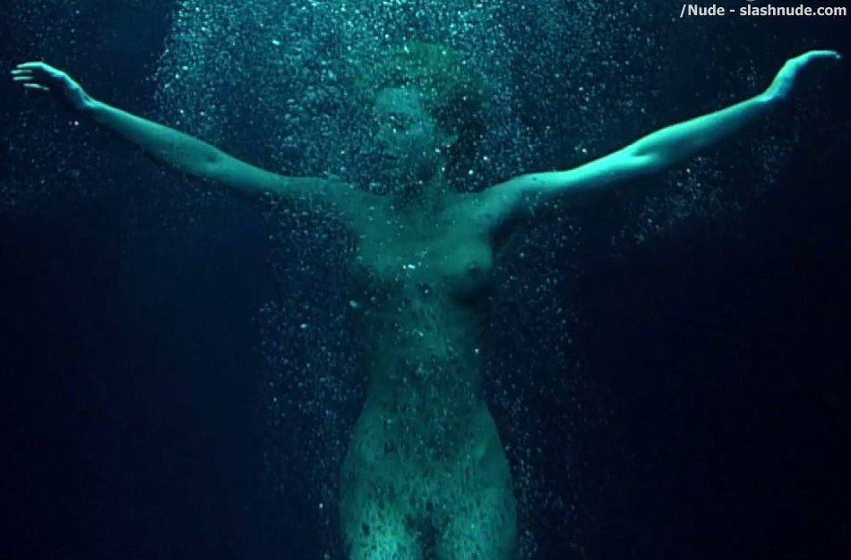 Rebecca Romijn Nude Top To Bottom In Femme Fatale 8