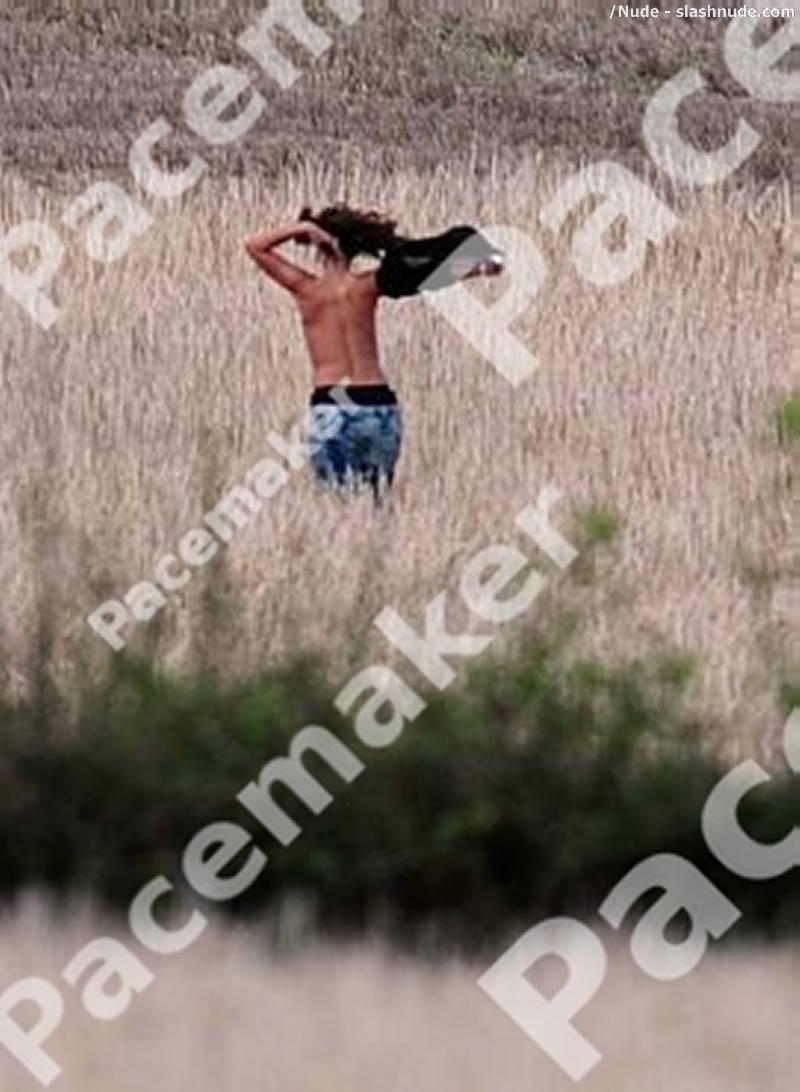 Rihanna Topless In The Fields Of Northern Ireland 1