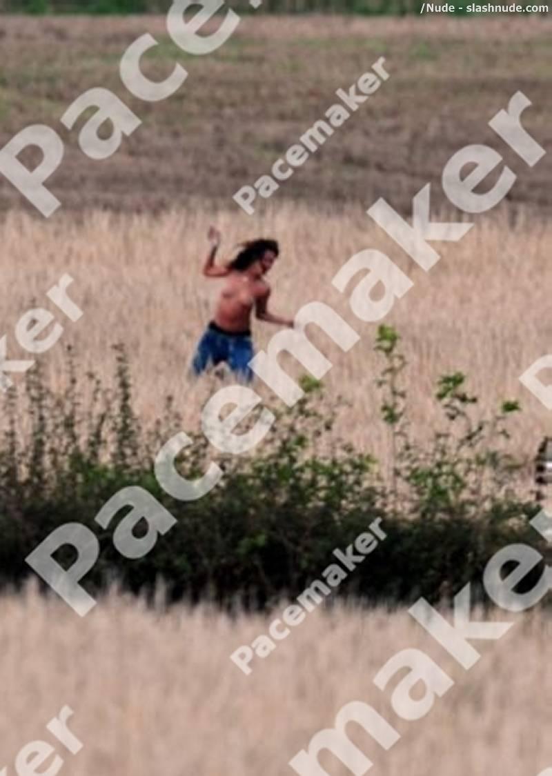Rihanna Topless In The Fields Of Northern Ireland 3