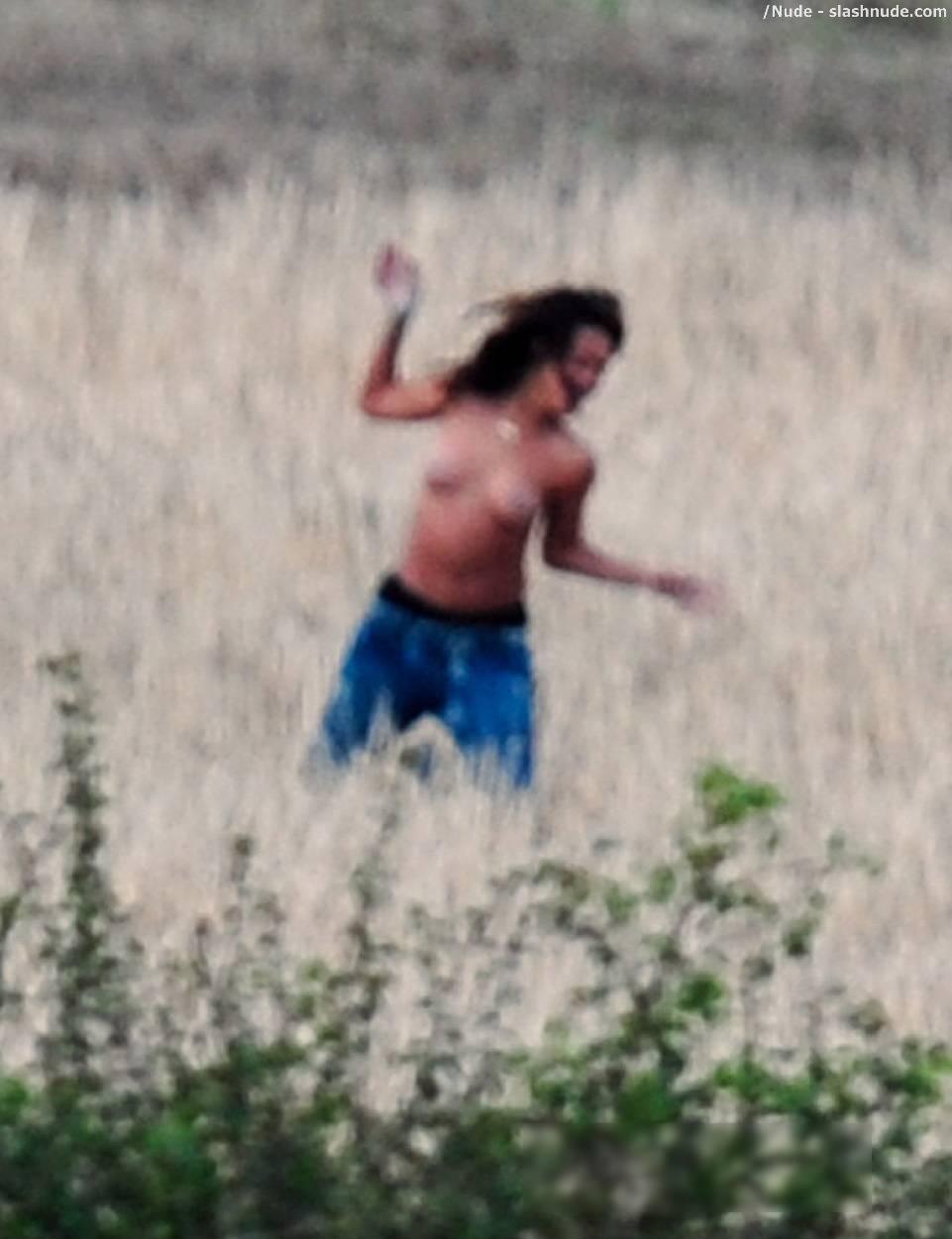 Rihanna Topless In The Fields Of Northern Ireland 4