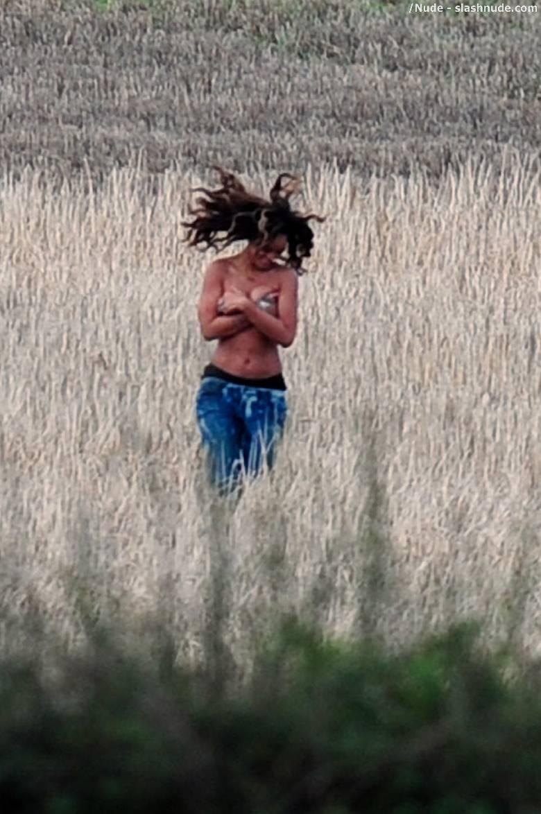 Rihanna Topless In The Fields Of Northern Ireland 6