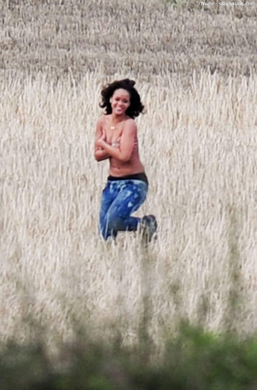 Rihanna Topless In The Fields Of Northern Ireland 8