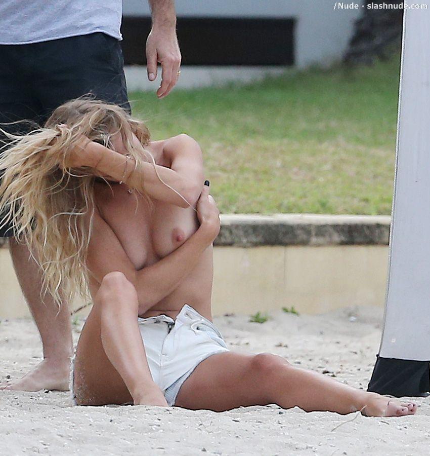 Rosie Huntington Whiteley Topless For Photo Shoot At Beach 6