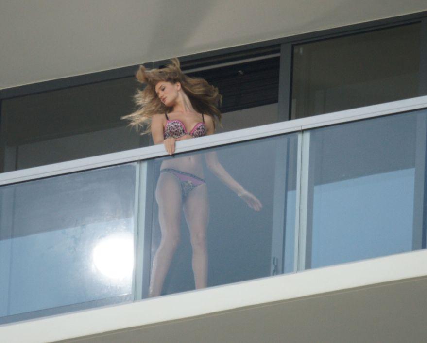 Rosie Huntington Whiteley Topless On The Balcony 1