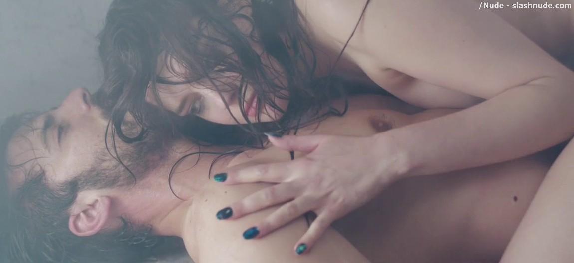 Roxane Mesquida Nude For Steamy Sex In Kiss Of Damned 17