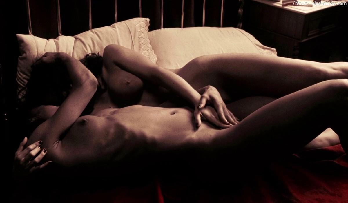 Salma Hayek Nude Body Makes Frida Watchable 18