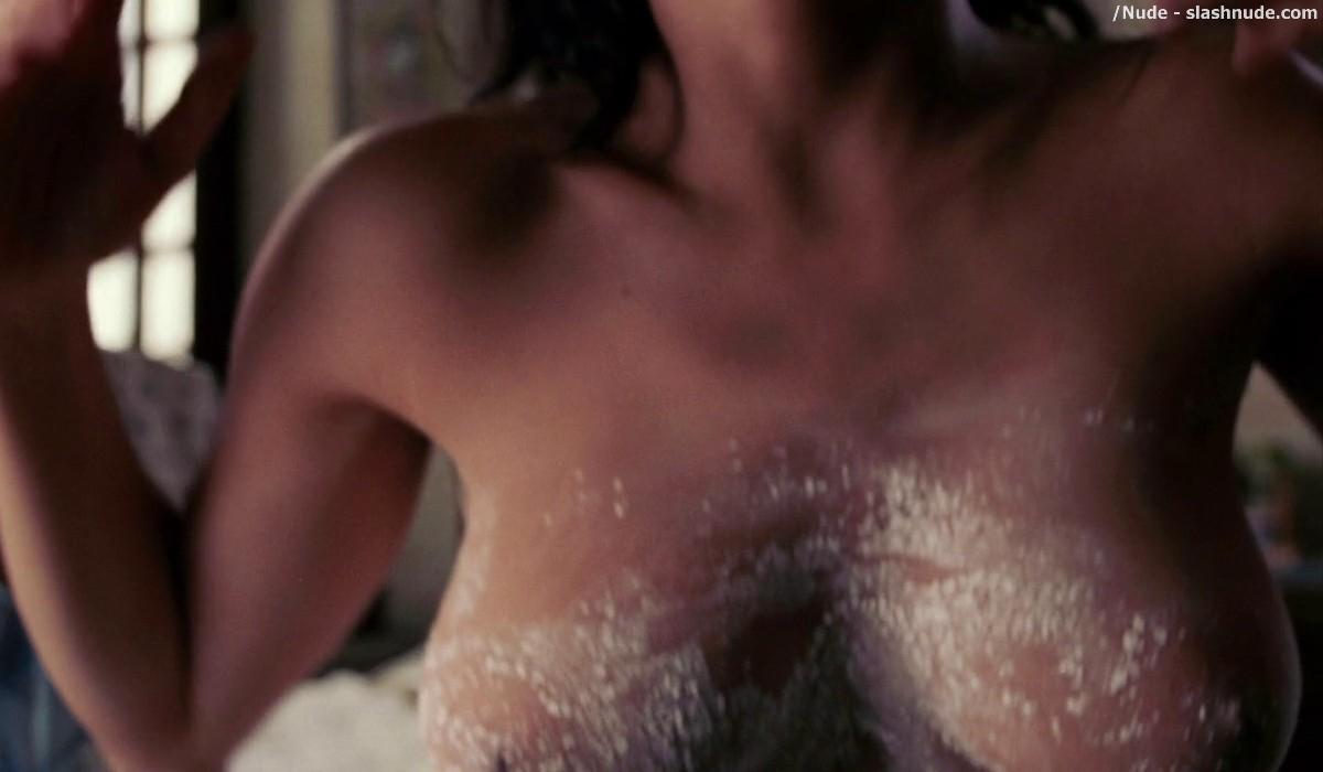 Salma Hayek Nude Body Makes Frida Watchable 9