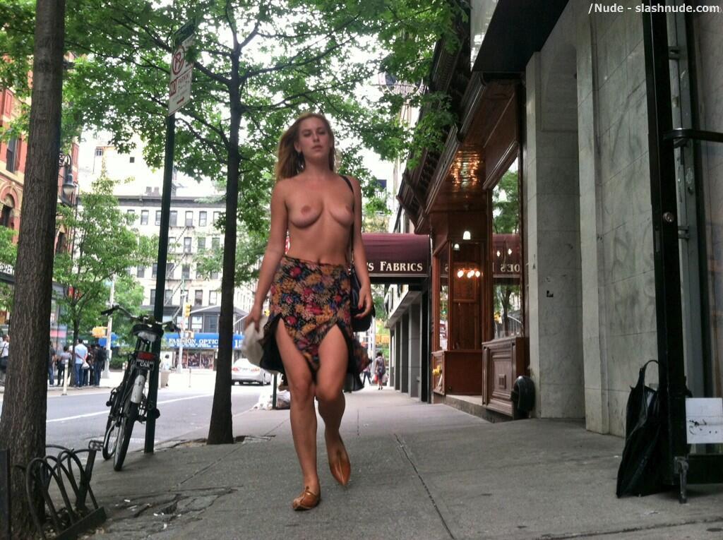 Scout Willis Topless To Free The Nipple In New York City 1