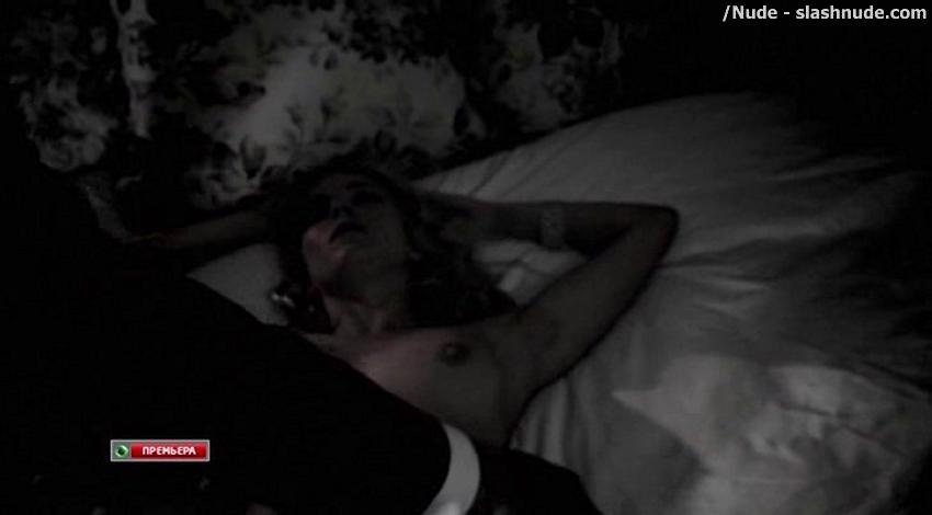 Sienna Miller Topless On Bed In Two Jacks 17