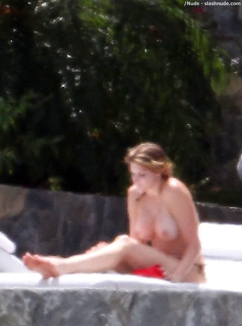 Stephanie Seymour Topless Sunbathing On Holiday 3