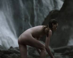 alyssa sutherland nude for a bath outdoors on vikings 5195 13