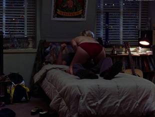 amy smart topless in road trip 0421 16