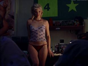 amy smart topless in road trip 0421 2