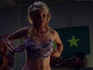 amy smart topless in road trip 0421 4